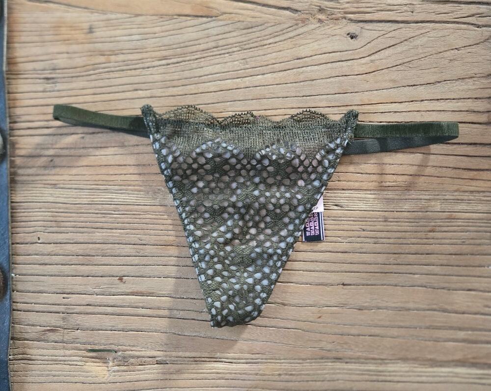Victoria's Secret Very Sexy v-string thong g-string sz XS